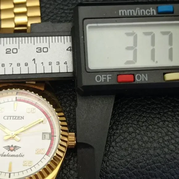 Vintage 1974 Citizen Automatic Mens Gold Watch W/daydate & Red accents - Picture 7 of 8